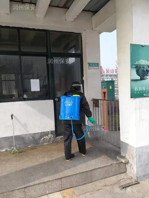 “润州保安”助力医院 抗击疫情保驾护航