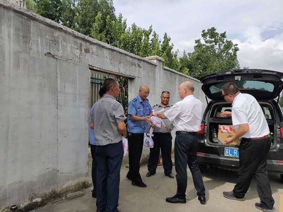 润州保安公司&润馨物业工会开展“夏日送清凉