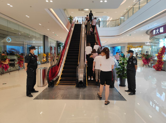 助发展 保安全--润州保安公司圆满完成扬中市吾悦广场开业安保执勤工作