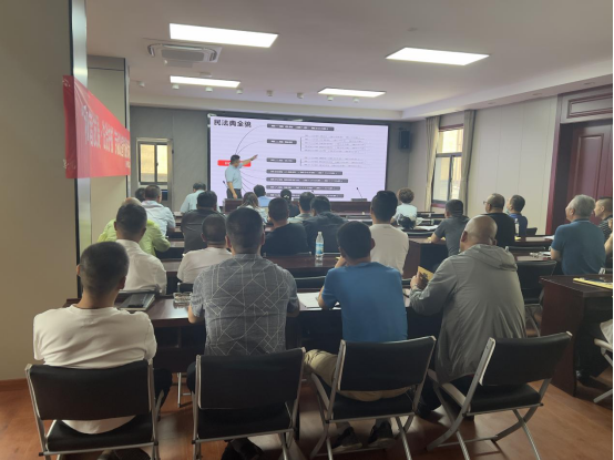 润州保安&润馨物业积极配合润州区总工会开展“和谐发展 法治护航”劳动法治宣传服务活动