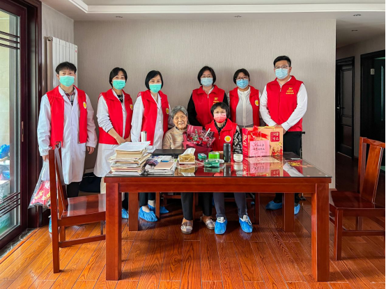 感恩母亲节，慈善慰问行|润馨物业慈善小队开展  母亲节慈善慰问活动